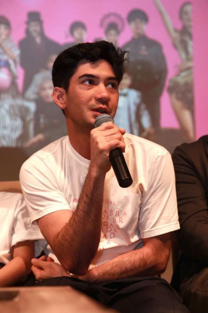 Gara-gara Karakter Pesulap, Reza Rahadian Bisa Kuasai Trik Ini