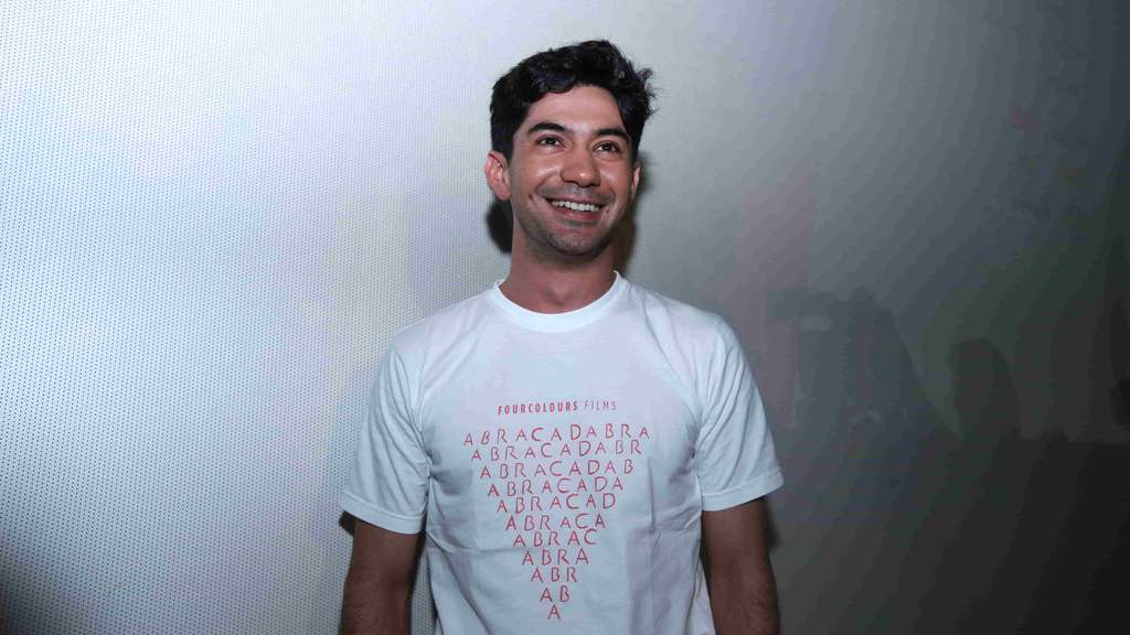 Gara-gara Karakter Pesulap, Reza Rahadian Bisa Kuasai Trik Ini