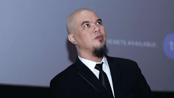 Foto Ekspresi Dul, `Member` Baru Dewa 19 Bersama Ahmad Dhani