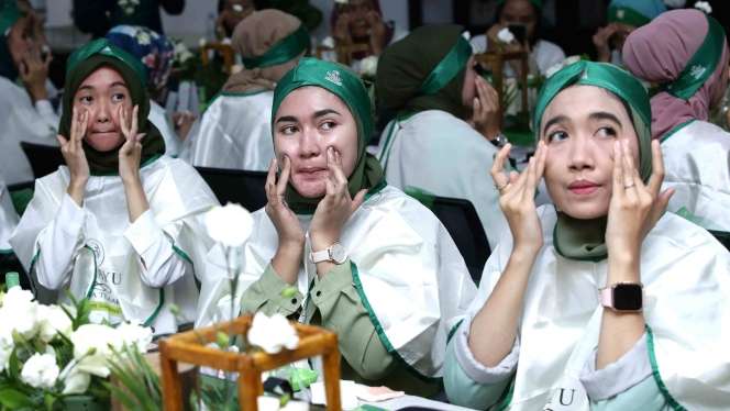 Serunya Belajar Makeup dan Hijab Mist Bareng Sariayu X Dream