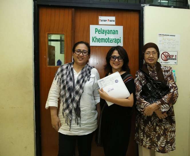 4 Potret Momen Kebersamaan Ade Irawan dan Ria