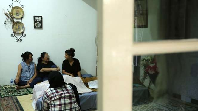 Isak Tangis Iringi Kedatangan Jenazah Ade Irawan 