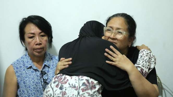 Isak Tangis Iringi Kedatangan Jenazah Ade Irawan 