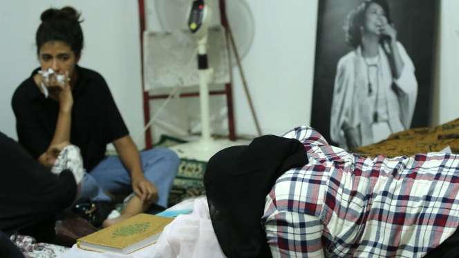 Isak Tangis Iringi Kedatangan Jenazah Ade Irawan 