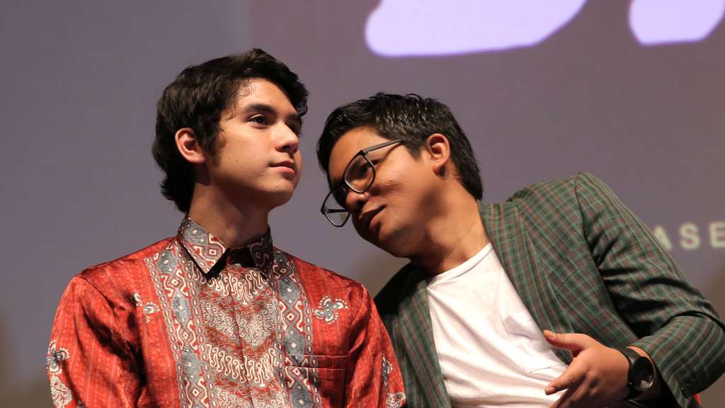 Di Balik Kemesraan Al Ghazali dan Caitlin Helderman