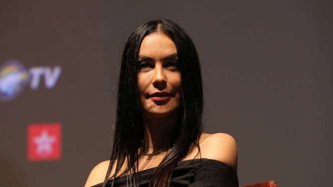 7 Potret Cantiknya Sophia Latjuba dalam Balutan Busana Hitam