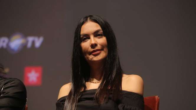 7 Potret Cantiknya Sophia Latjuba dalam Balutan Busana Hitam