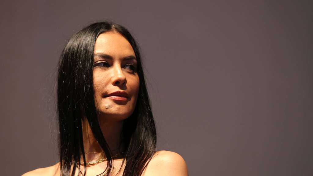 7 Potret Cantiknya Sophia Latjuba dalam Balutan Busana Hitam