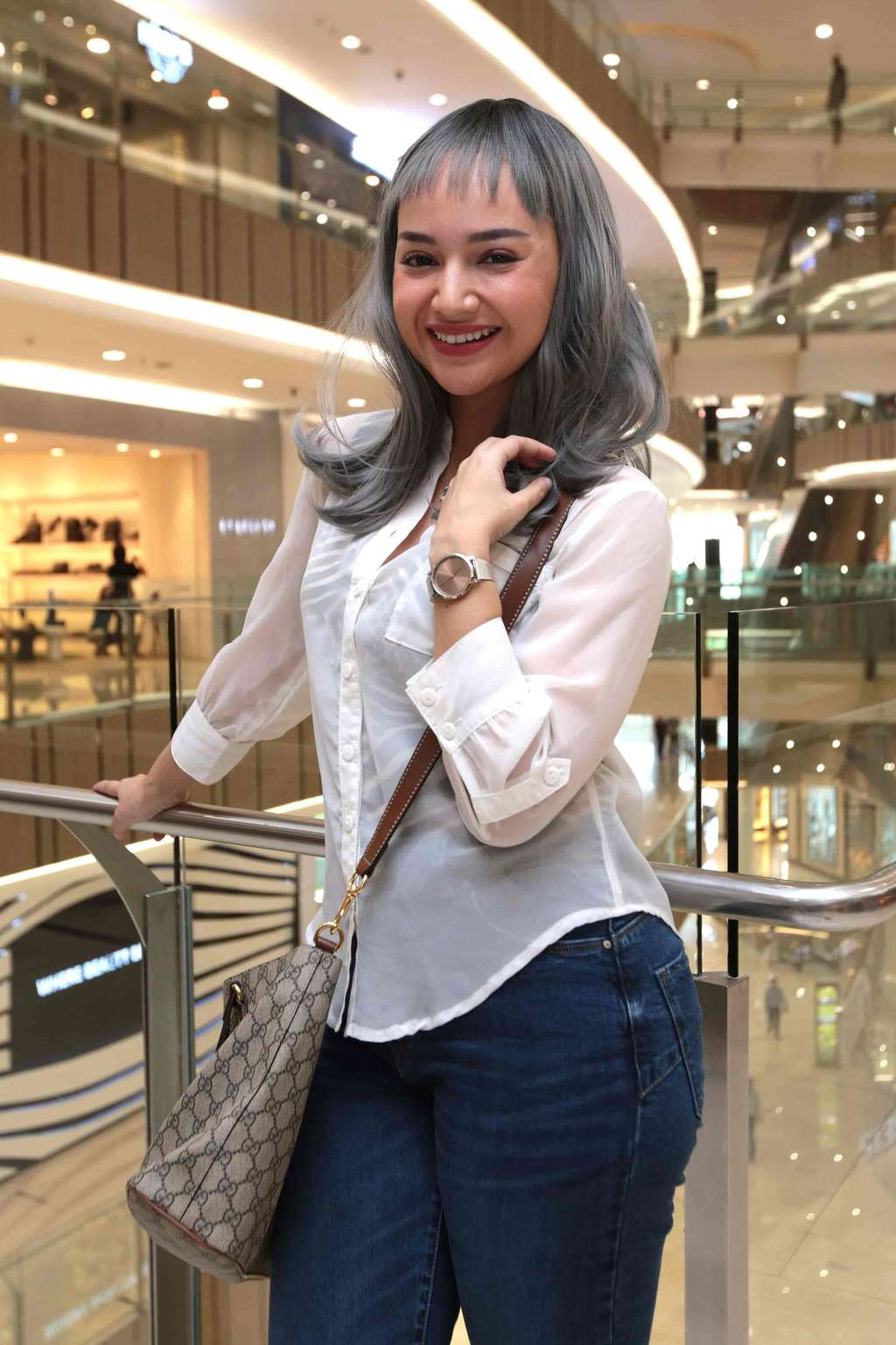 Penampilan Berbeda Angelica Simperler Curi Perhatian