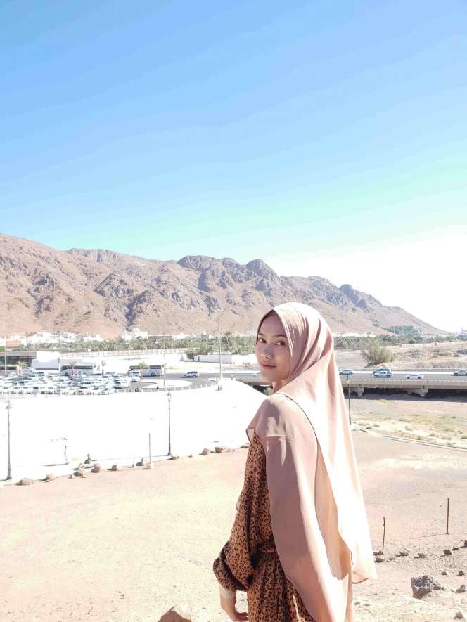 Potret Ratu Isyell, Pemenang DIW 2019 Tunaikan Ibadah Umroh