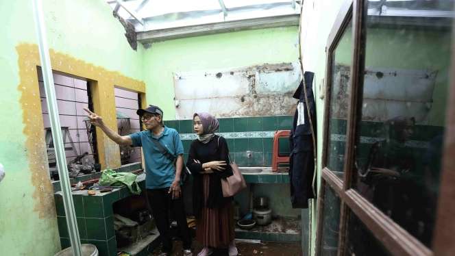 FOTO: Senyum Elsya dan Driver Ojol Tua