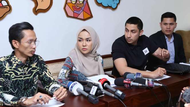 Alasan Suami Menghilang Saat Medina Zein Ditangkap