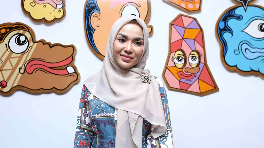 Alasan Suami Menghilang Saat Medina Zein Ditangkap