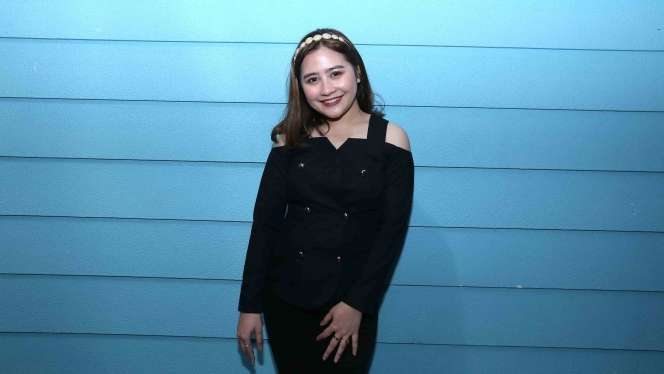 Cerita Proyek Kolaborasi Jarak Jauh ala Prilly Latuconsina