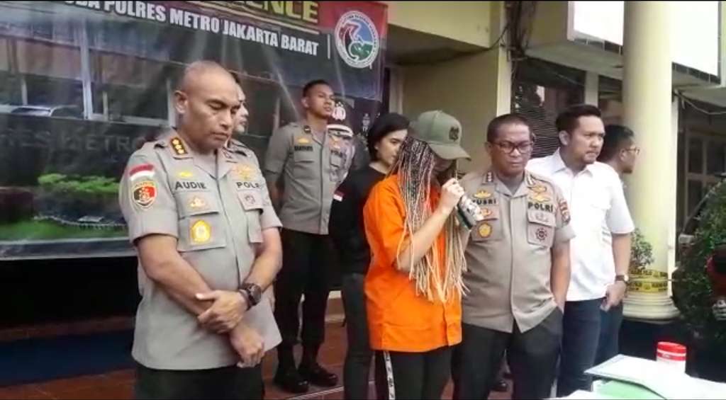 Nangis Menyesal, Penampilan Lucinta Luna Jadi Sorotan