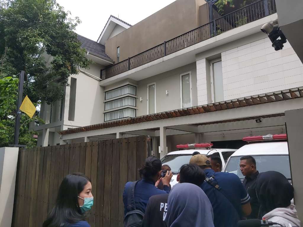 Suasana Rumah Duka Suami BCL, Ashraf Sinclair
