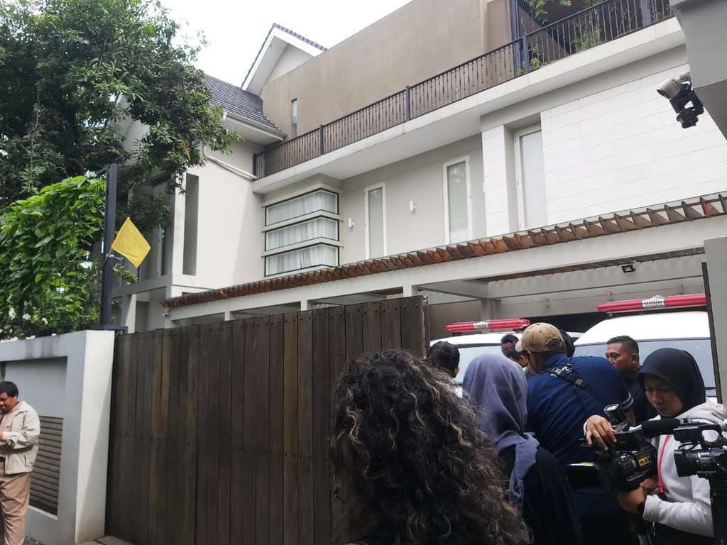 Suasana Rumah Duka Suami BCL, Ashraf Sinclair