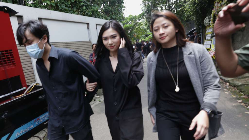 Rekan Artis Melihat Ashraf Sinclair untuk Terakhir Kalinya