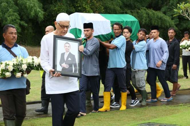 Pesan Penuh Cinta Ayah Ashraf Sinclair Bikin BCL Menangis