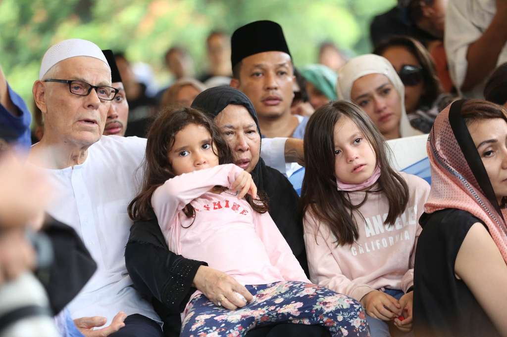 Pesan Penuh Cinta Ayah Ashraf Sinclair Bikin BCL Menangis