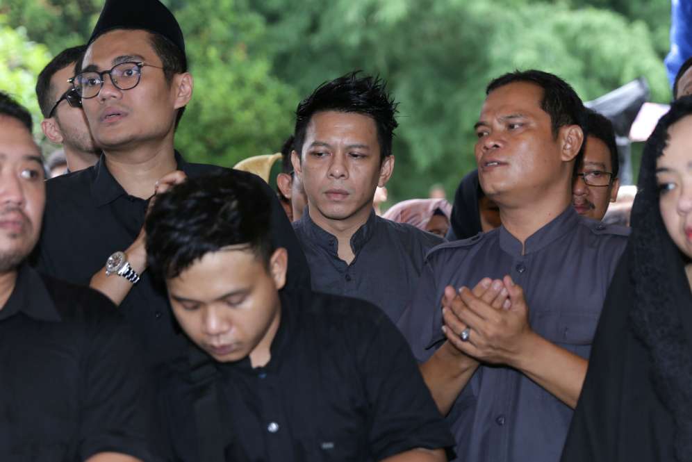 Sederet Artis di Pemakaman Ashraf, dari Ariel hingga Afgan