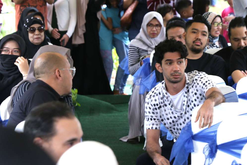 Sederet Artis di Pemakaman Ashraf, dari Ariel hingga Afgan