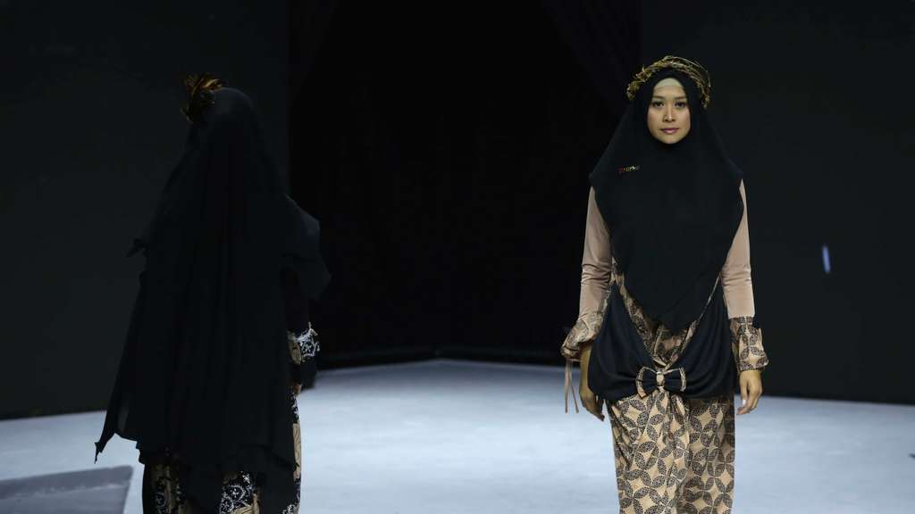 Inspirasi Perwayangan dalam Balutan Cantik Busana Syar'i