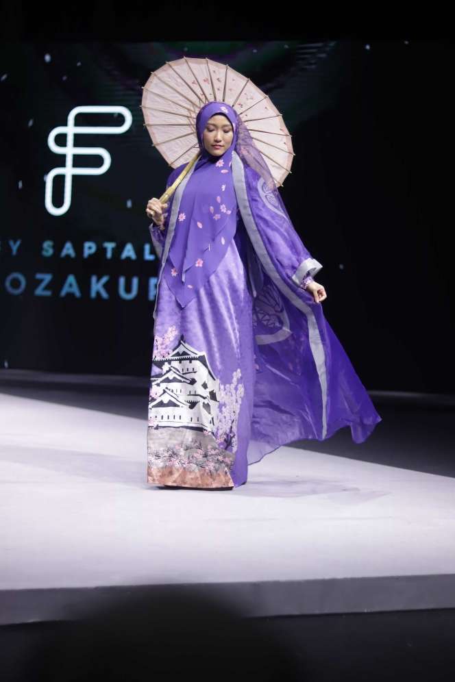 Elegan, Kimono dan Keindahan Bunga Sakura Menjadi Busana Syari
