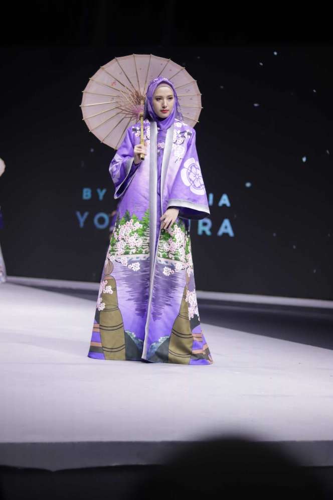 Elegan, Kimono dan Keindahan Bunga Sakura Menjadi Busana Syari