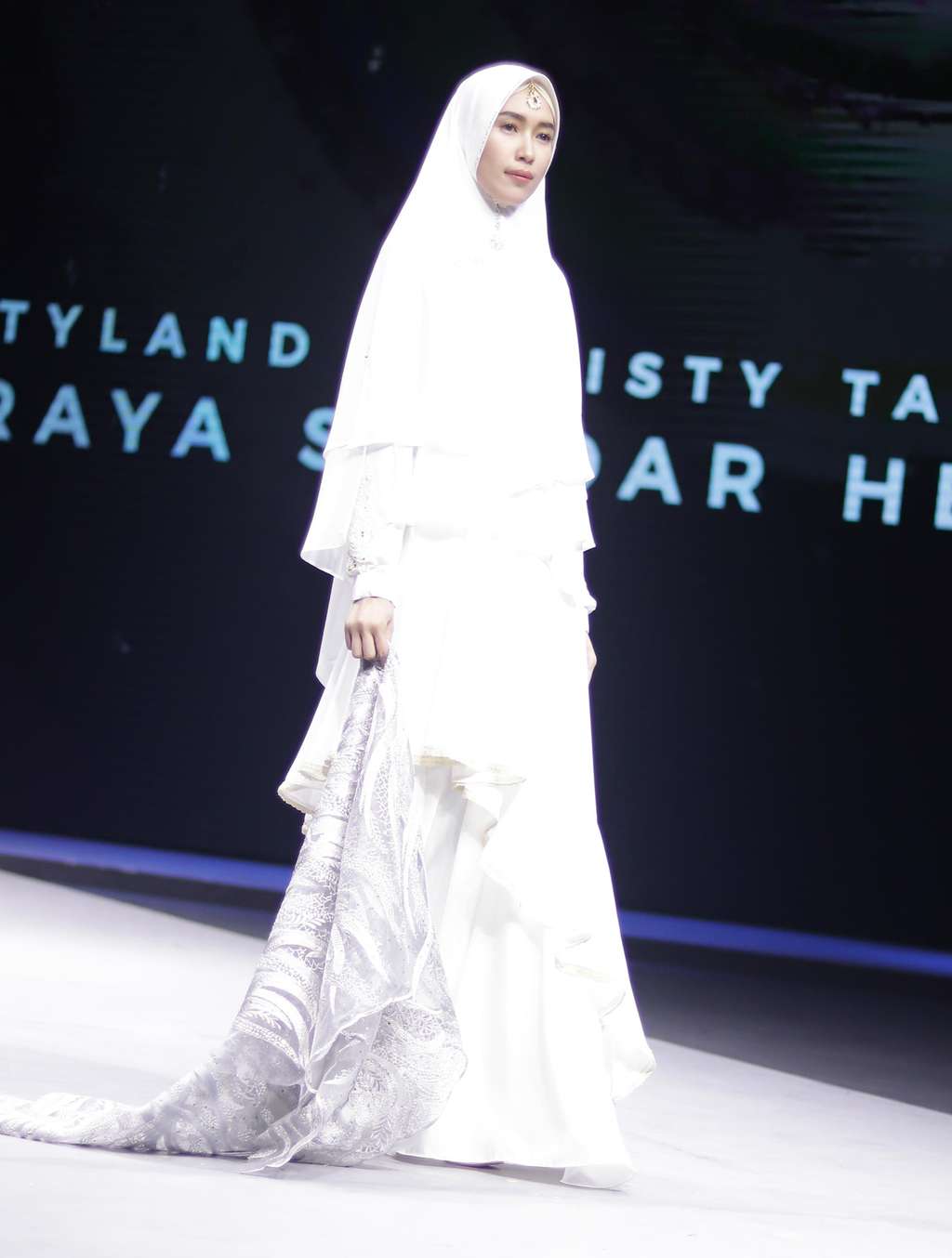 Pesona Keindahan Koleksi Gamis Risty Tagor