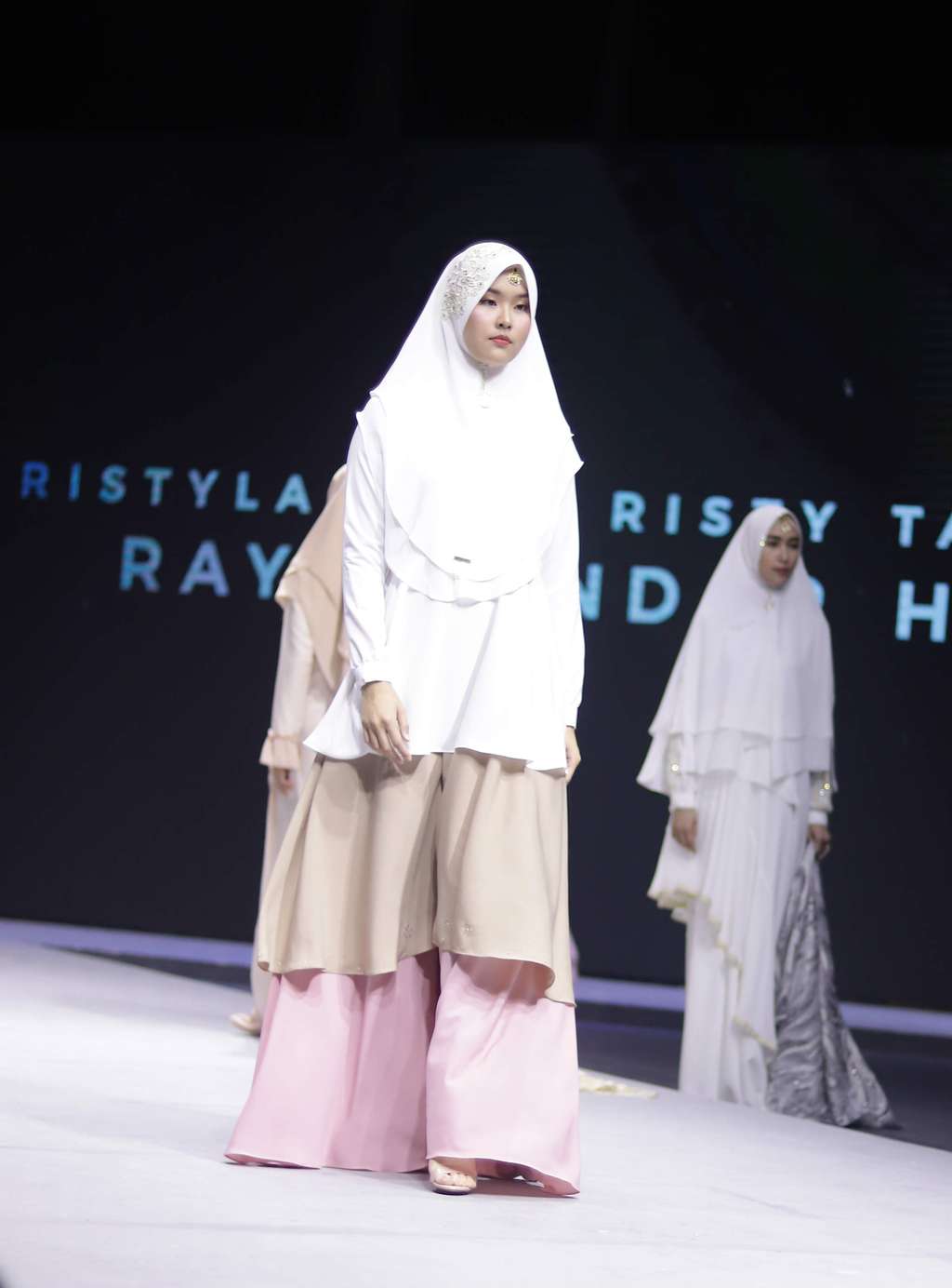 Pesona Keindahan Koleksi Gamis Risty Tagor