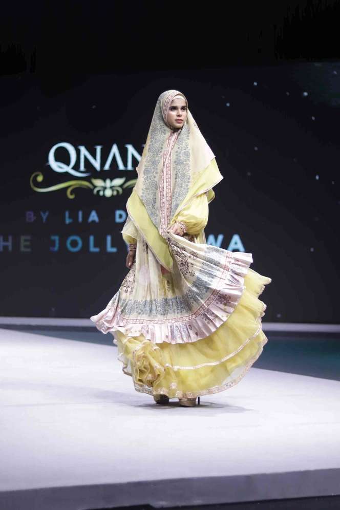 Tampil Islami ala Bollywood Karya Lia Dahlia