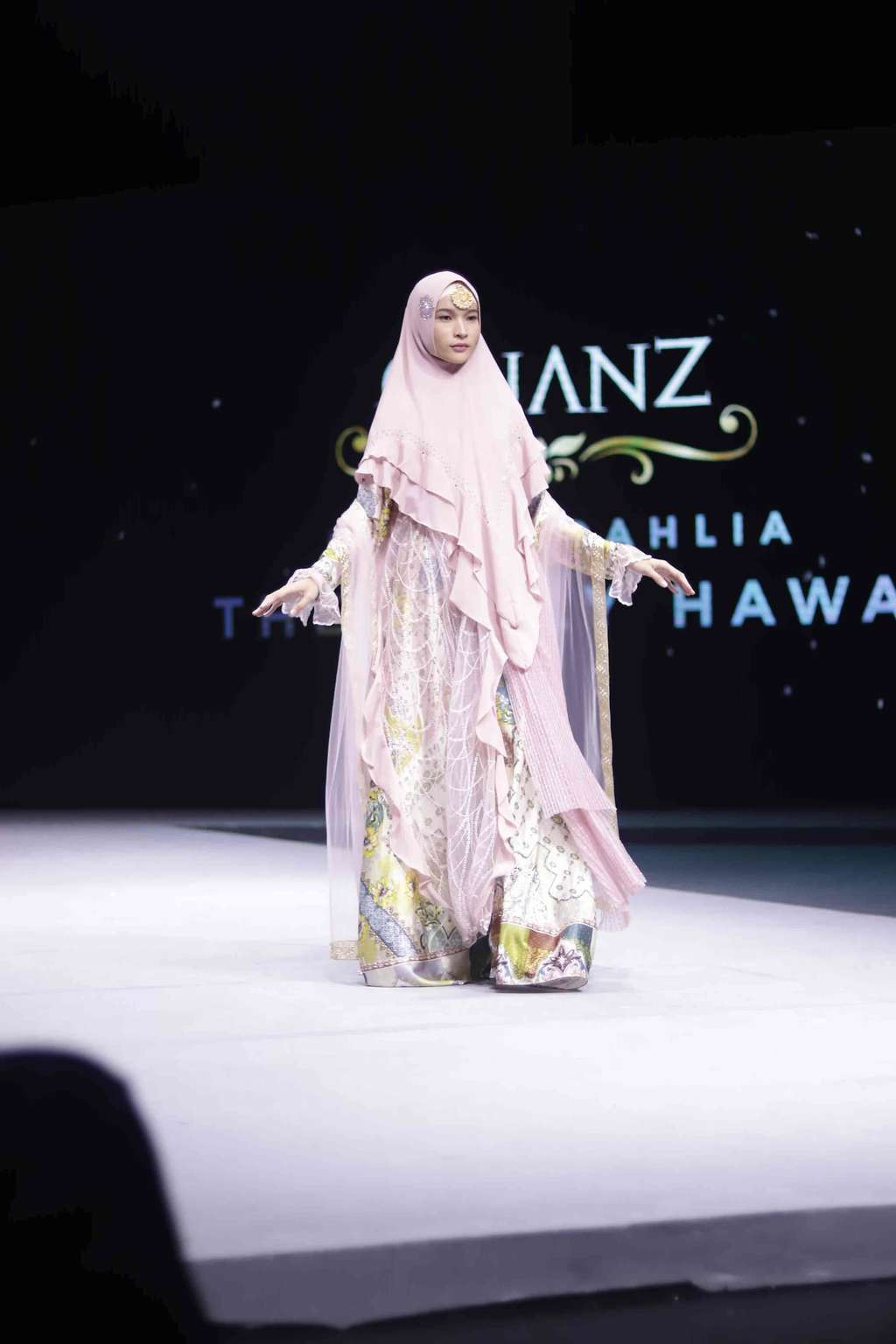 Tampil Islami ala Bollywood Karya Lia Dahlia