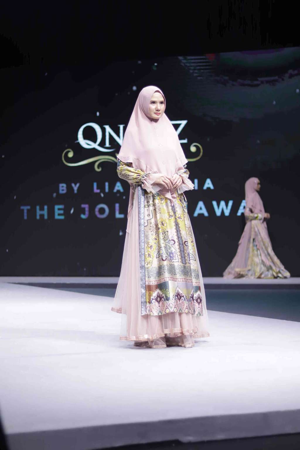 Tampil Islami ala Bollywood Karya Lia Dahlia