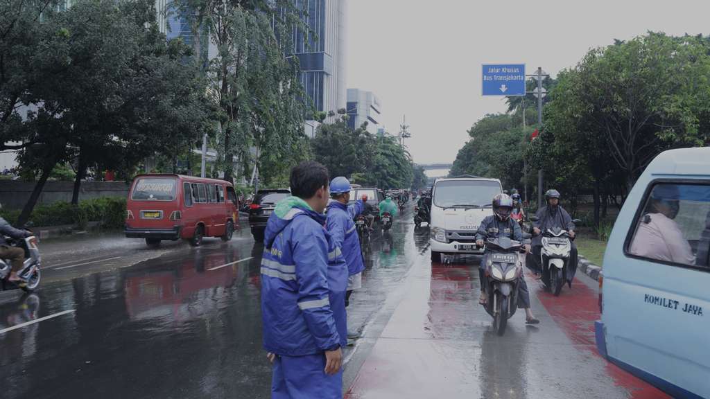 Penampakan Underpass Cawang Banjir Satu Meter
