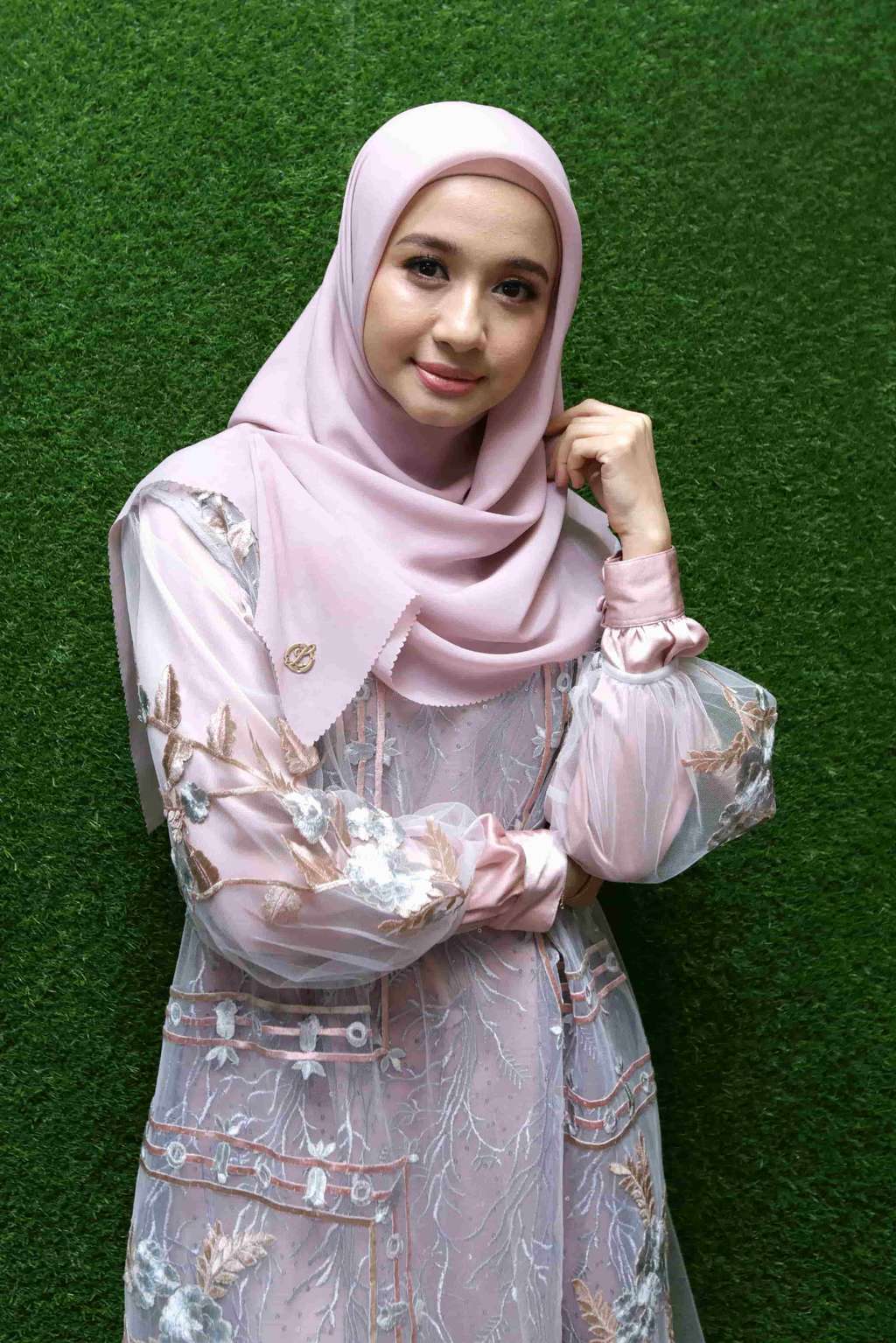 Laudya Cynthia Bella Ungkap Rahasia Cantik di #BanggaBerhijab