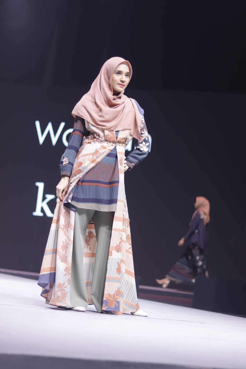 Paduan Cantik Gaya Edgy dan Anggun Khas Urban ala KAMI