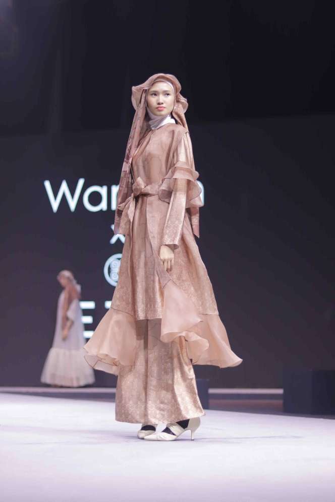 Koleksi Modest Wear dengan Riasan Flawless