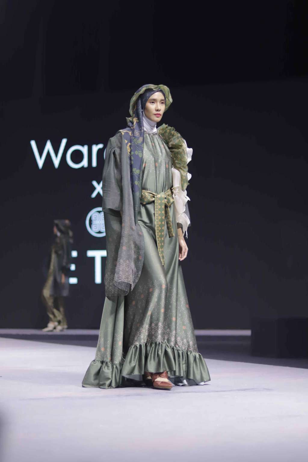 Koleksi Modest Wear dengan Riasan Flawless