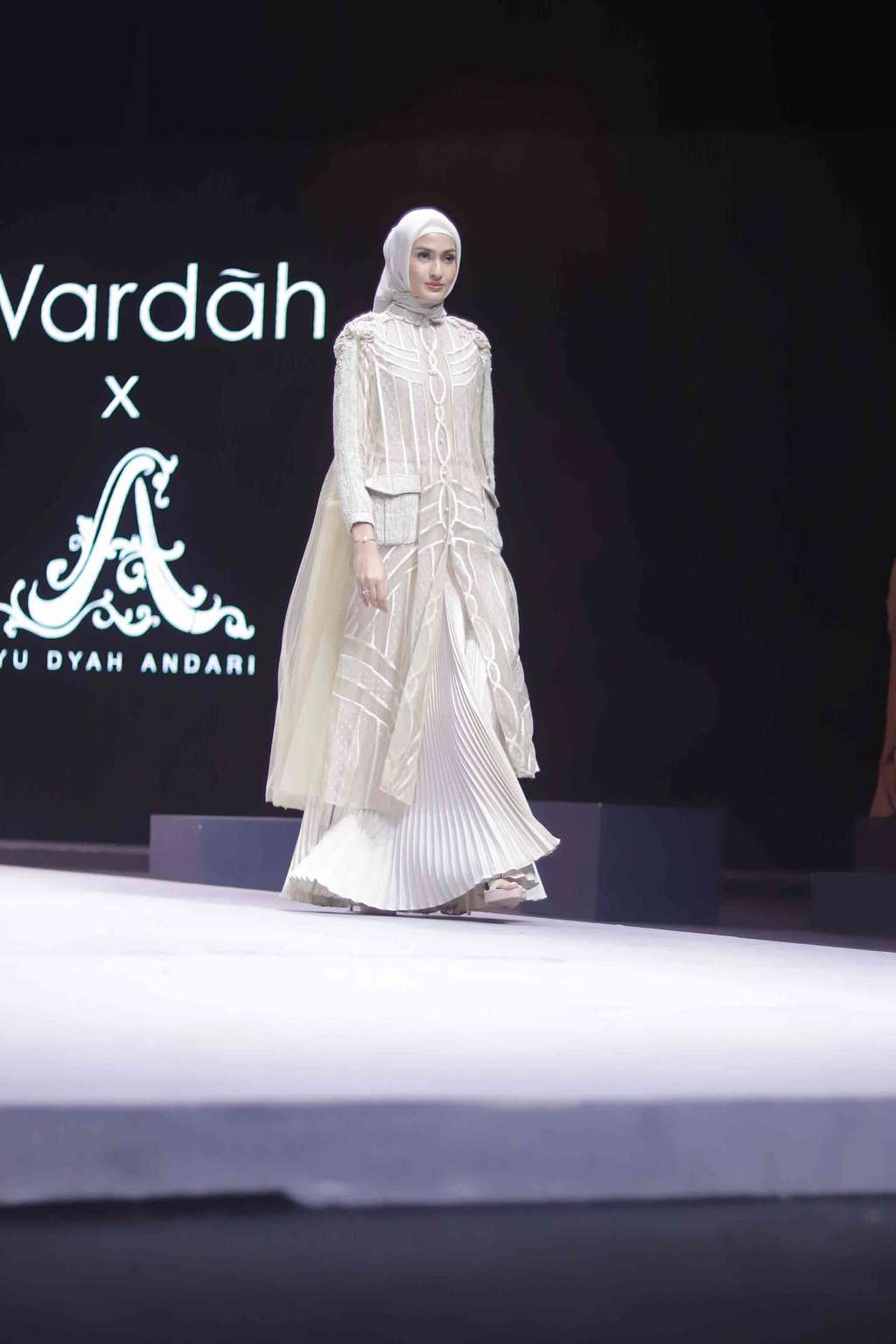 Koleksi Oase Padang Pasir Ala Ayu Dyah Andari di Muffest 2020