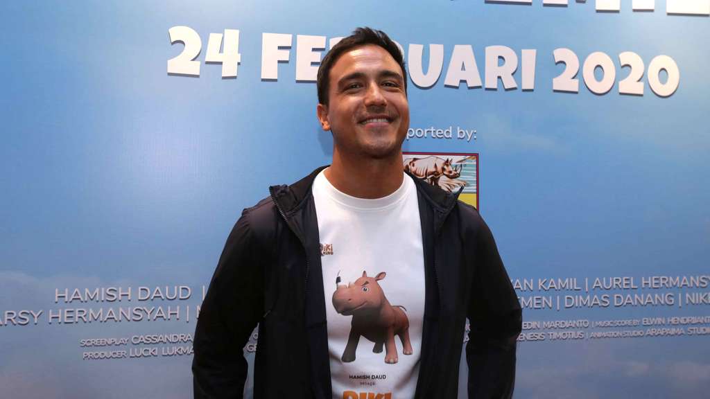 Pengalaman Hamish Daud Jadi Badak Sumatera