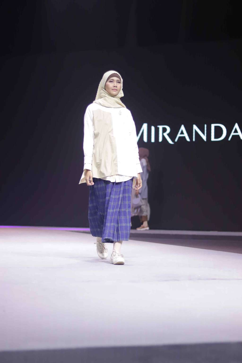 Pilihan Busana Hijab Kasual dan Stylish untuk Anak Millenial