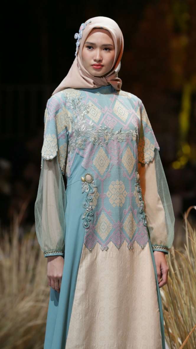 Inspirasi Tenun dan Songket Khas NTB untuk Busana Muslim