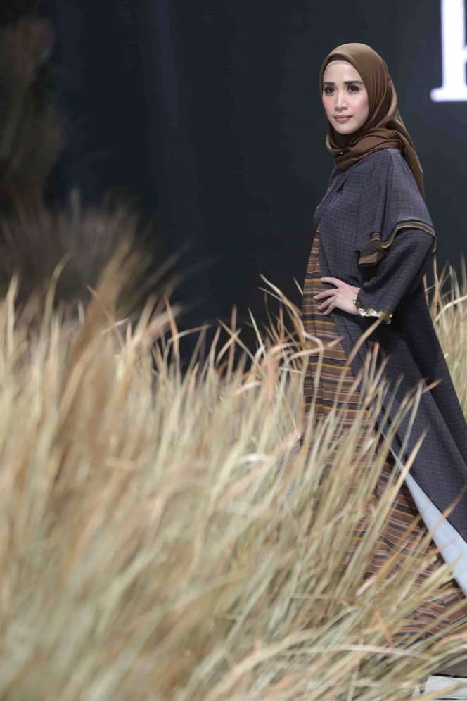 Desainer KAMI Hadirkan Selimut Afrika di Fashion Rhapsody 2020