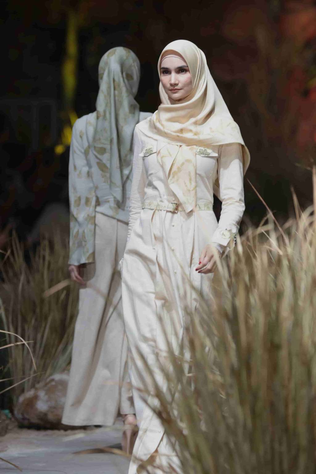 Laudya Cynthia Bella Sulap Limbah Daun Jadi Fashion Berkelas