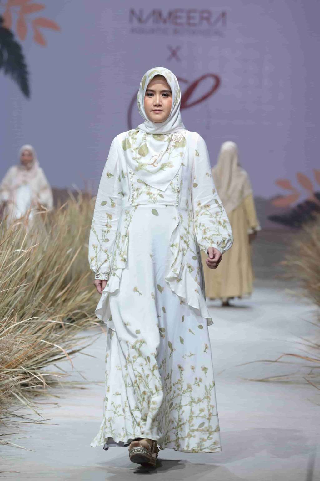Laudya Cynthia Bella Sulap Limbah Daun Jadi Fashion Berkelas
