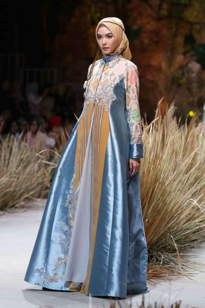 16 Busana Muslim Etnik NTB Rancangan Lia Afif 