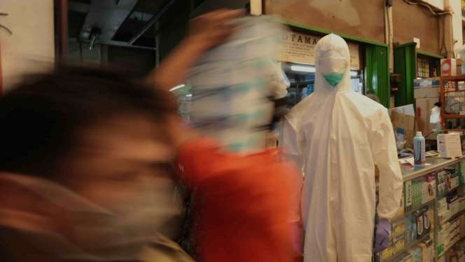 Warga Berburu Masker Usai 2 Warga Depok Positif Corona