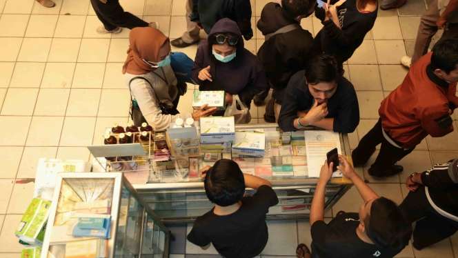 Warga Berburu Masker Usai 2 Warga Depok Positif Corona