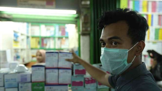 Warga Berburu Masker Usai 2 Warga Depok Positif Corona